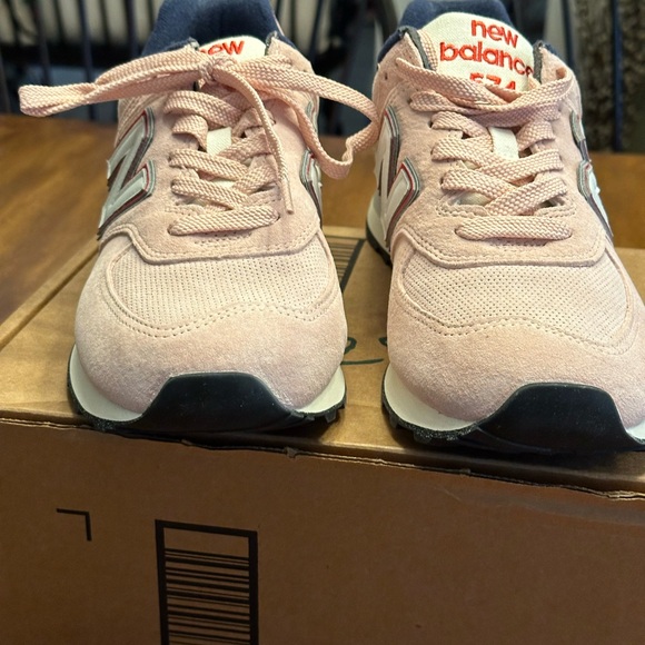 New Balance 574 women’s Pink Grey SOLD OUT - Picture 6 of 13